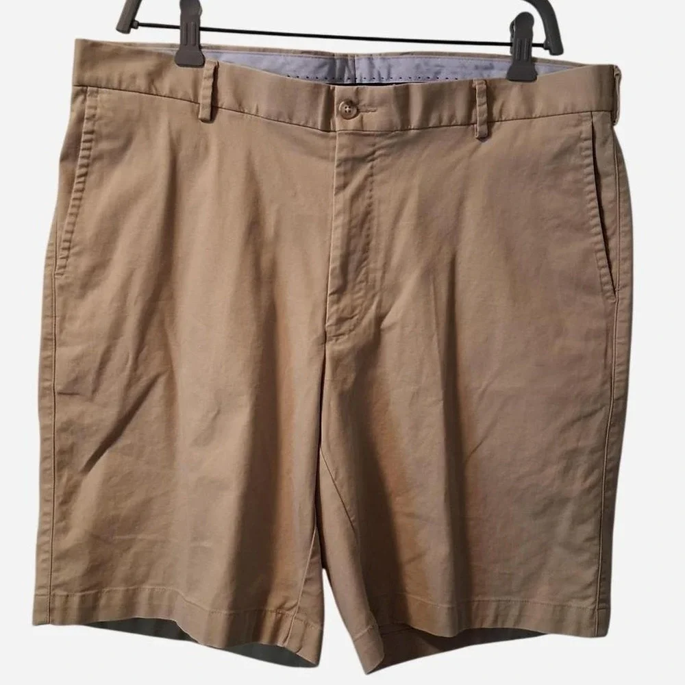 Peter Millar Men's Flat Front Chino shorts in Khaki neutral tan color SZ 36